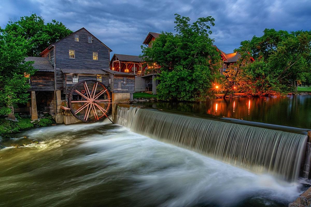 Breathtaking View, Hot Tub, 1089 Of Free Attraction Tickets For Each Paid Day, Dollywood And More! Sevierville Exterior photo